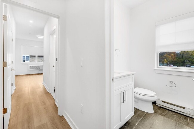 Building Photo - 74 Clarendon Pl