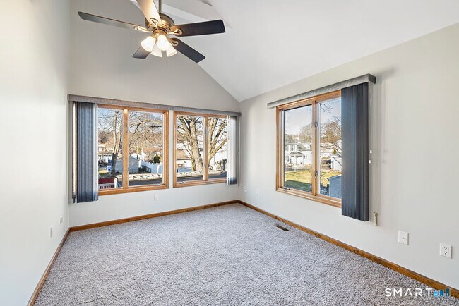 Building Photo - 14 Plymouth Ave