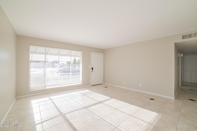 Building Photo - 7215 N 37th Ave
