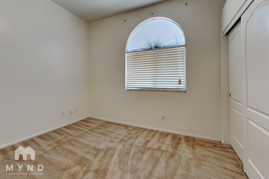 Building Photo - 21627 N 89th Dr