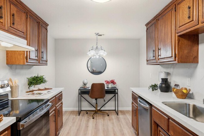 Building Photo - Beautifully updated 2-bedroom, 1.5-bathroom duplex