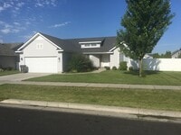 Building Photo - Stoddard Meadows Rancher