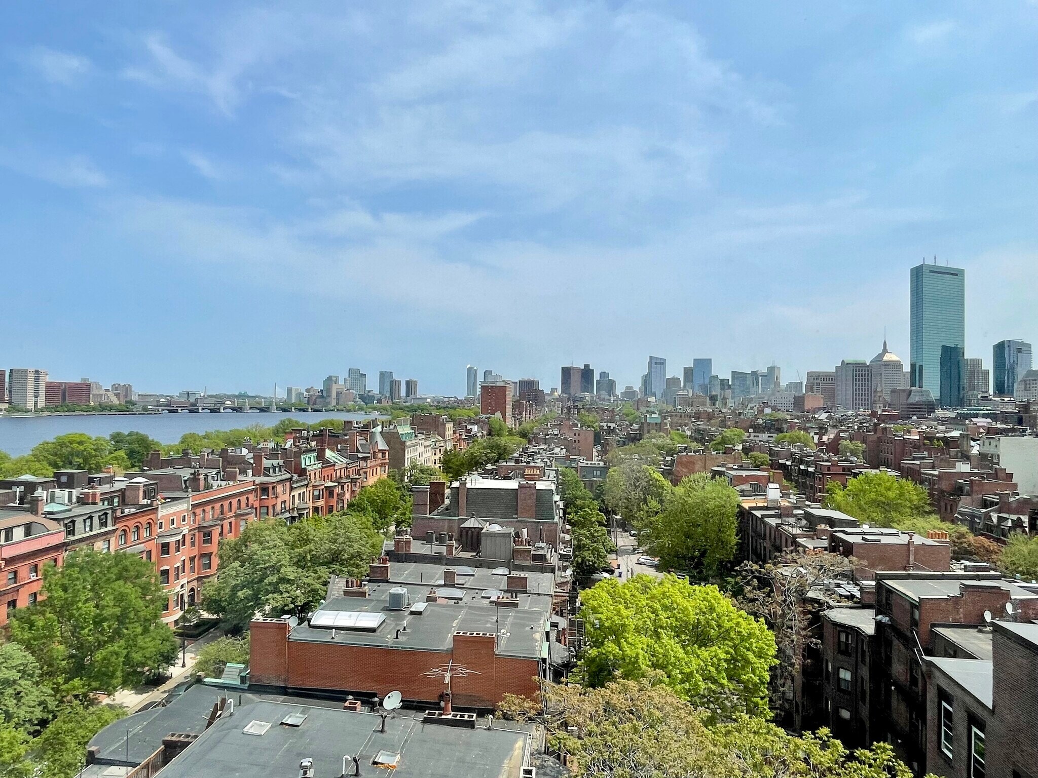 Building Photo - 483 Beacon St