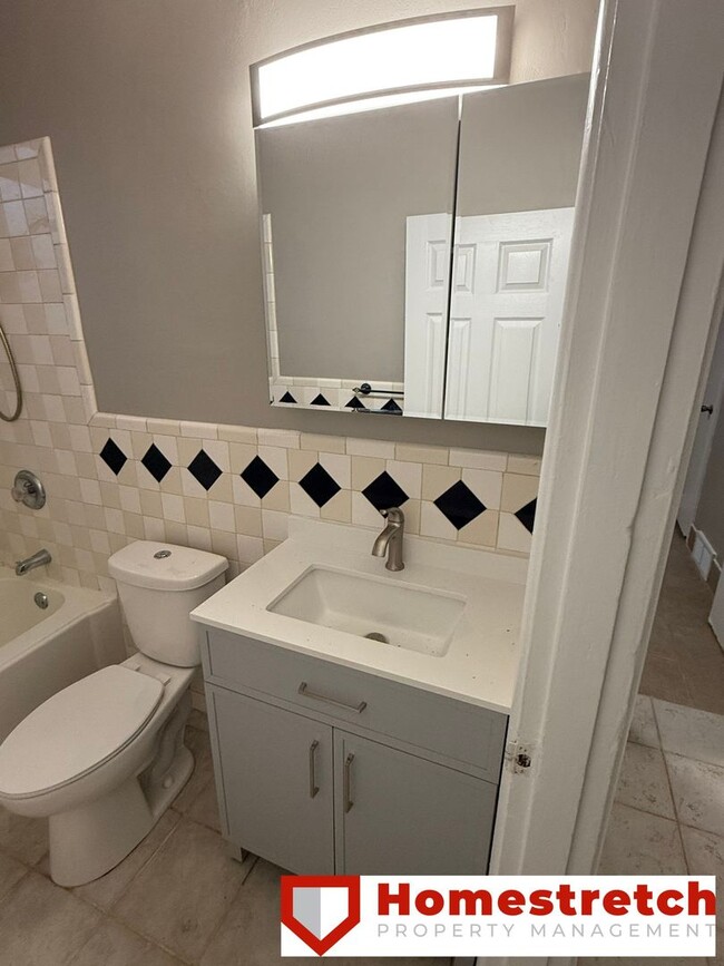 Building Photo - Newly Renovated Two Bedroom Home Coming Av...