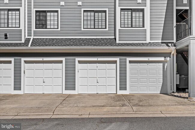 Building Photo - 6000 Mersey Oaks Way
