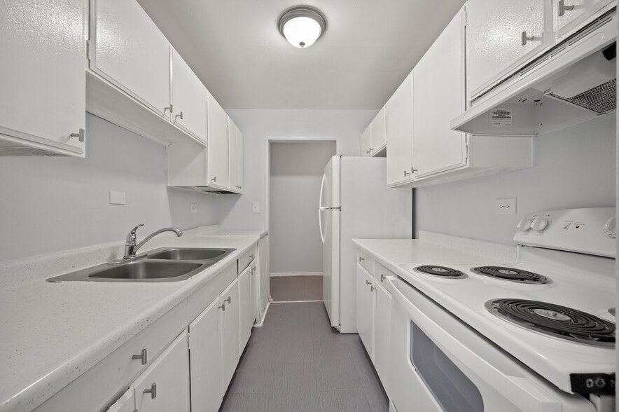 The Terraces at Dekalb 1100 W Lincoln Hwy DeKalb IL 60115 Apartment