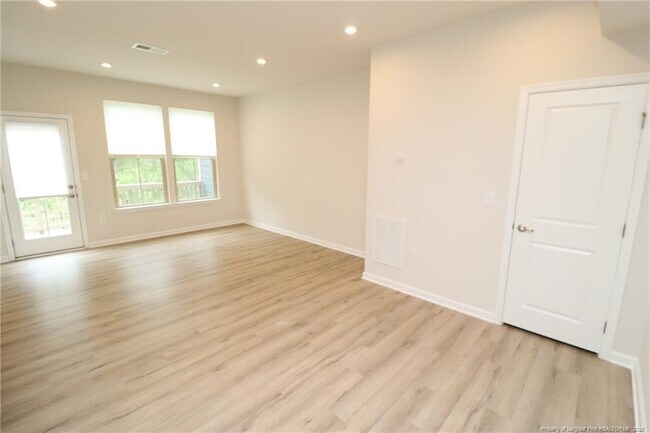 Building Photo - 1242 Channing Park Cir