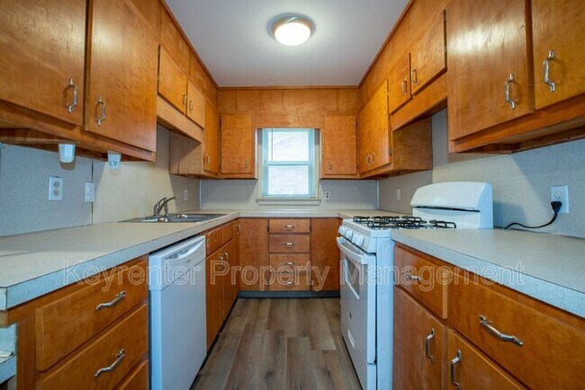 Building Photo - 526 S 39th W Ave