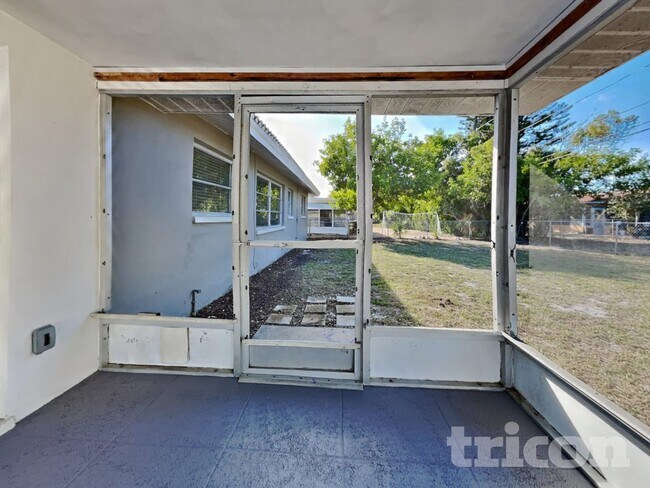 Building Photo - 2166 Timber Lane Clearwater FL