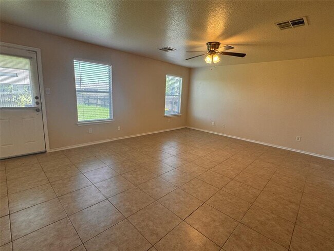 Building Photo - 12840 St Mary Dr