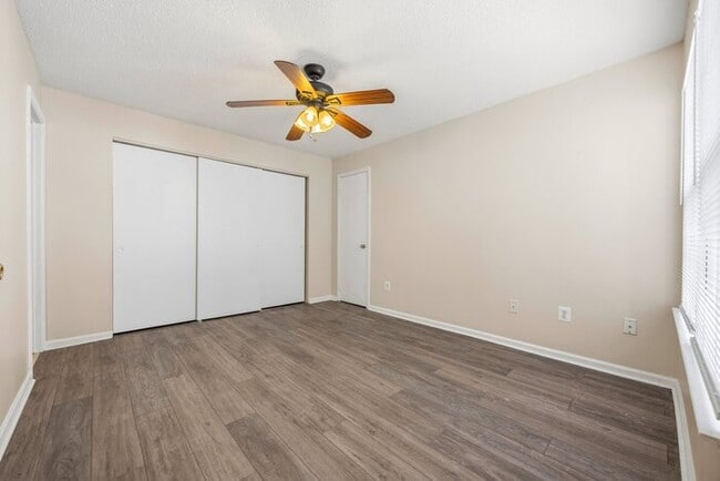 Building Photo - 14053 Vista Dr