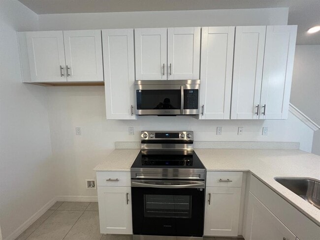 Building Photo - 1230 Wycliffe Wy