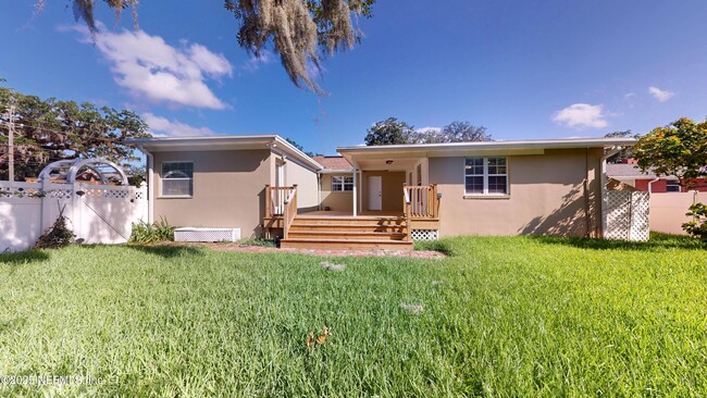 Building Photo - 1455 Riverbirch Ln