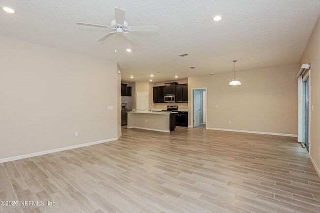 Building Photo - 16180 Blossom Lake Dr