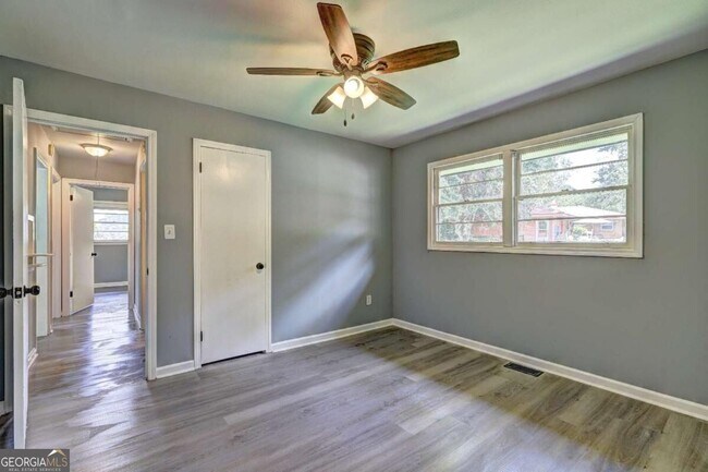 Building Photo - 970 Oglethorpe Ave
