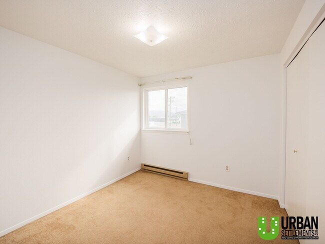 Building Photo - 4623 N Sullivan Rd