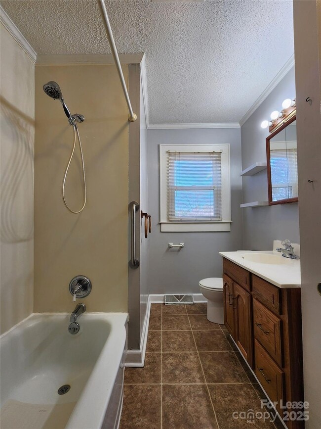 Building Photo - 843 Pebble Ave SW