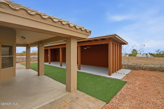 Building Photo - 1117 W Bend Ln