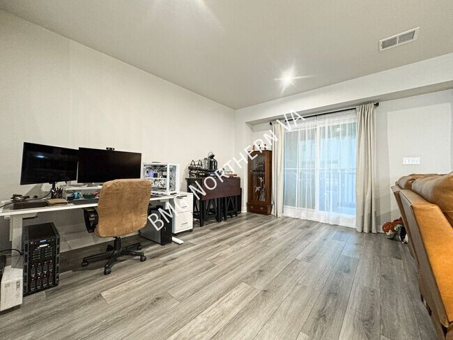 Building Photo - 1636 Kirkman St