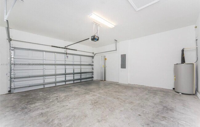 Building Photo - 16851 Cayo Key Dr