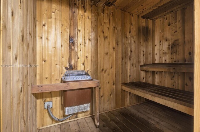 Building Photo - 401 Ocean Dr