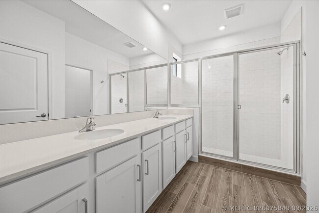Building Photo - 9982 SW Torquay Dr