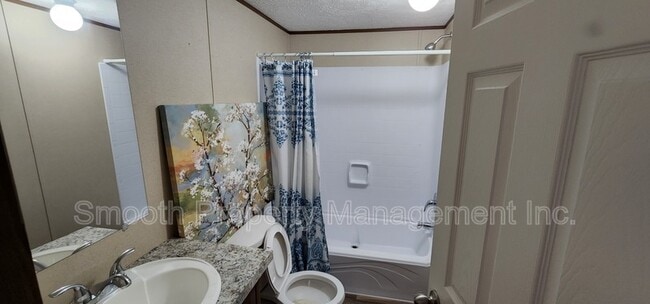 Building Photo - 7812 Fleetwood Dr