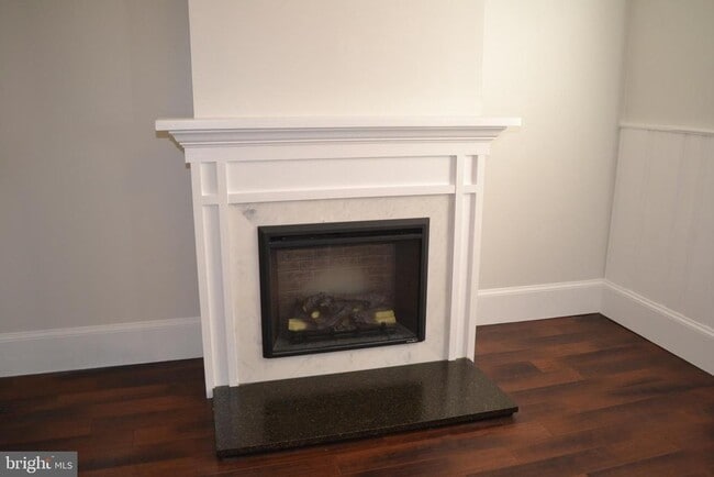 Building Photo - 123 S Matlack St