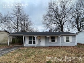 Building Photo - Recently Renovated 3Bed/1.5Bath with Washe...