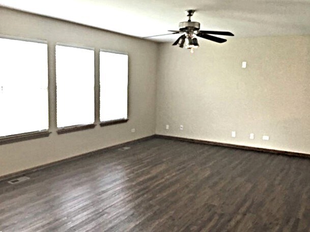Building Photo - 16316 Spring Creek Ln