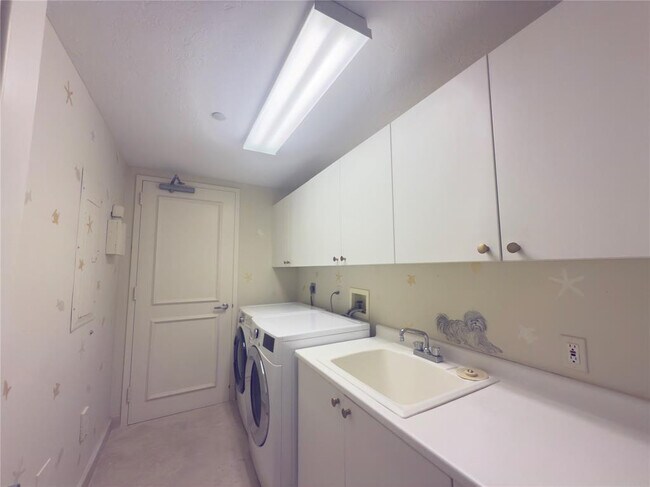 Building Photo - 800 Ocean Dr