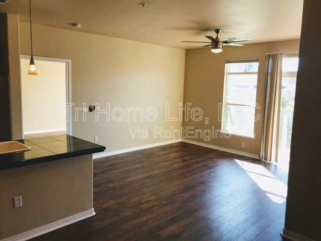 Building Photo - 10184 Park Meadows Dr