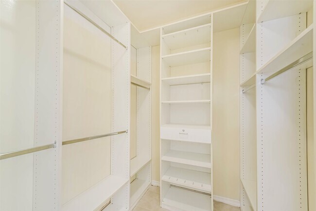 Building Photo - 1706 Galleon Oaks Dr