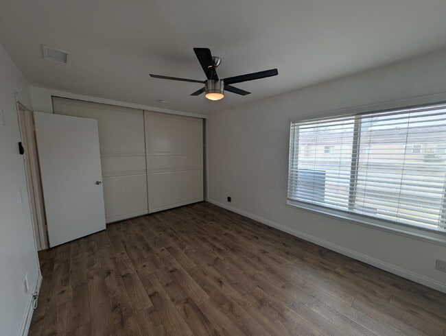 Building Photo - MOVE-IN READY - SPACIOUS 2-BEDROOM TOWNHOM...