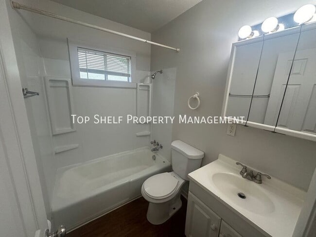 Building Photo - 607 E McKinley Ave