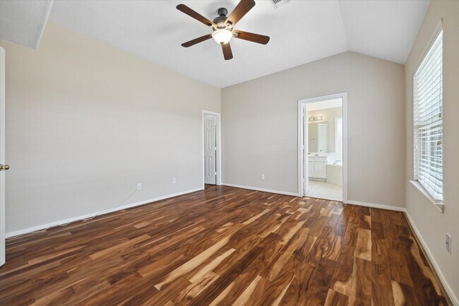Building Photo - 2411 Lacyberry St