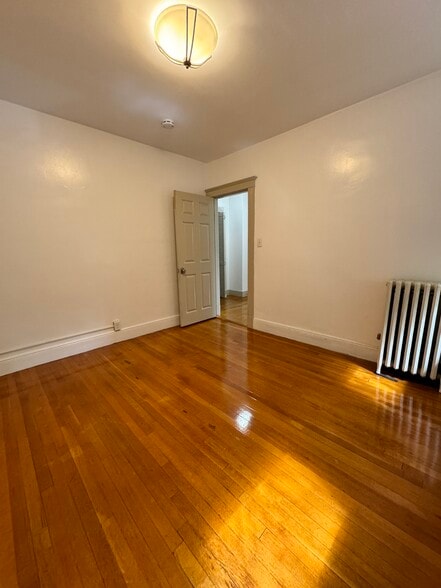 Building Photo - 24 Sidlaw Rd
