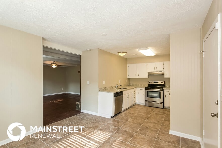 Building Photo - 8495 N Pond Dr