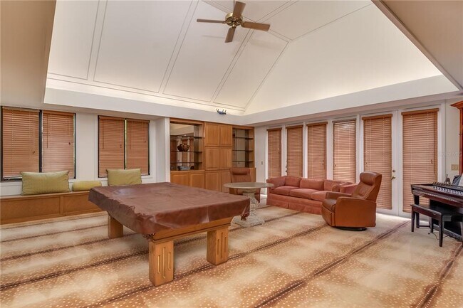 Building Photo - 5951 SW 21st Avenue Rd