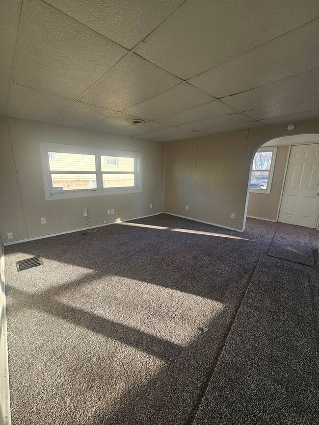 Building Photo - There is a $25 fee for the application and everyone over 18 needs to fill out their own application.