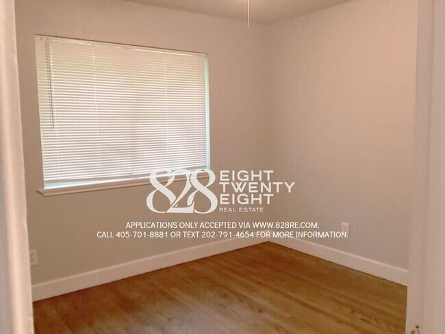 Building Photo - *AVAILABLE NOW* SPACIOUS 3 BED/1.5 BATH SINGLE FAMILY HOME IN MWC!