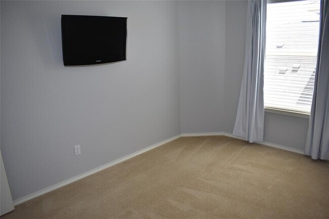 Building Photo - 108 Quarry Ln