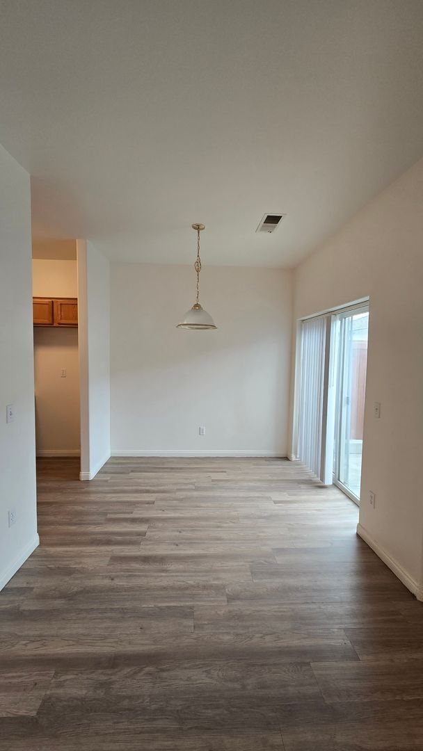 Building Photo - 716 Meadow Grove Ct