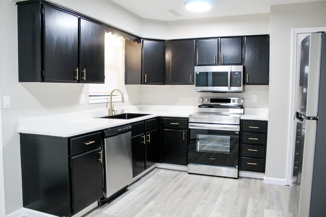 Building Photo - 542 Glacier Dr