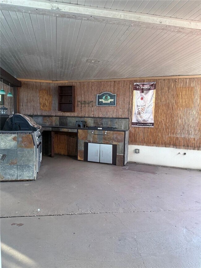 Building Photo - 16700 NW 72nd Ct