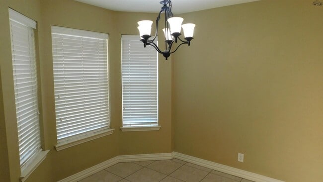 Building Photo - 118 Stonebridge St