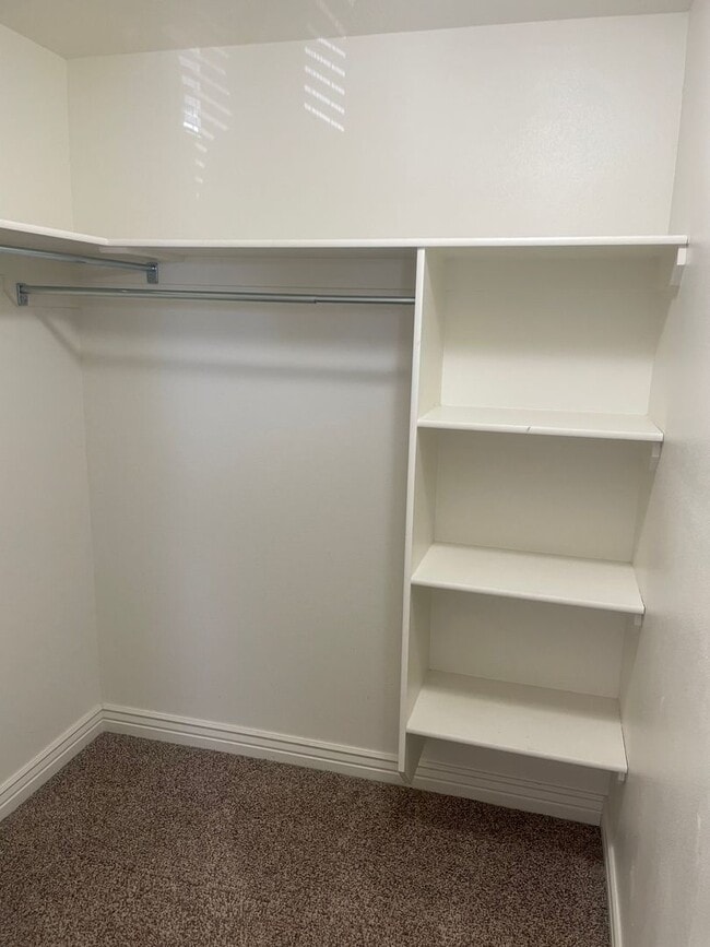 Building Photo - Beautiful 3 Bed, 1.5 Bath Townhome for Rent in The Meadows – Rexburg, ID