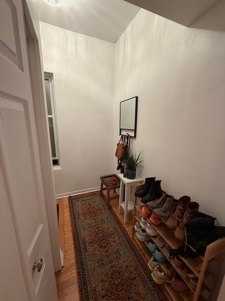 Entry way - 2614 W Thomas St