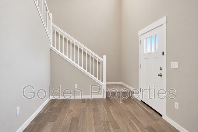 Building Photo - 12153 W Moorfield Ave