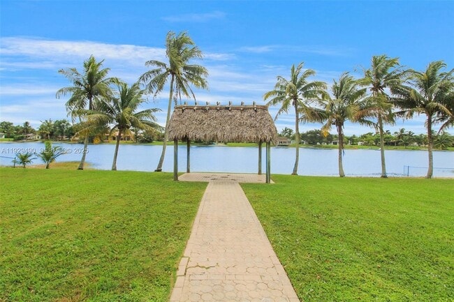 Building Photo - 10962 SW 117th St